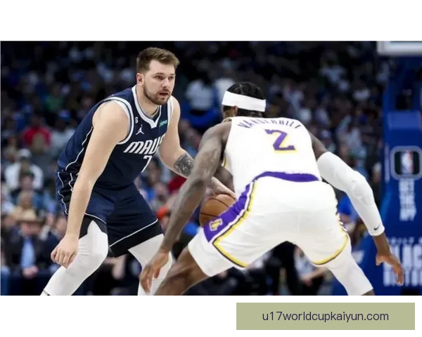 戴维斯职业态度稳健，持续受到教练和队友的高度评价与关注