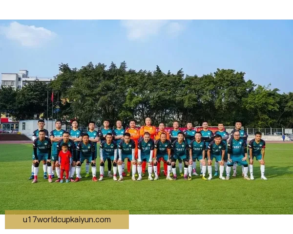 足球新球衣发布：多支豪门球队今夏更新主场战袍